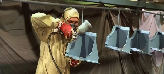 From a shop-blasted metal surface to a protected finish From a shop-blasted metal surface to a protected finish